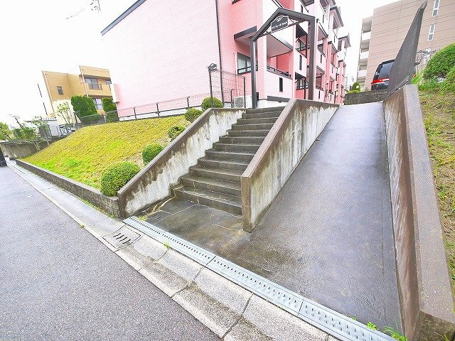 コンフォール梅美のエントランス