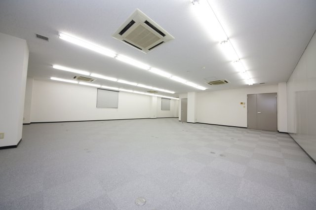 森ビルⅡ　２F　事務所の内装