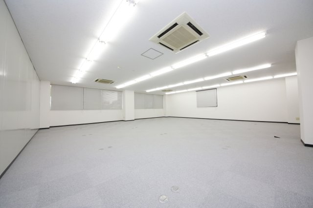 森ビルⅡ　２F　事務所の内装
