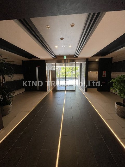 ミラージュパレス北梅田のエントランス|ゆとりのあるエントランスです