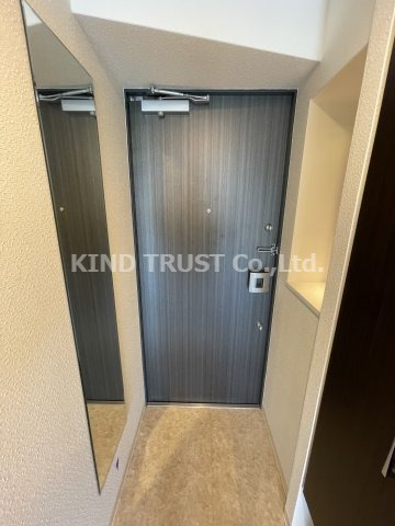 ミラージュパレス北梅田の玄関|明るい玄関です