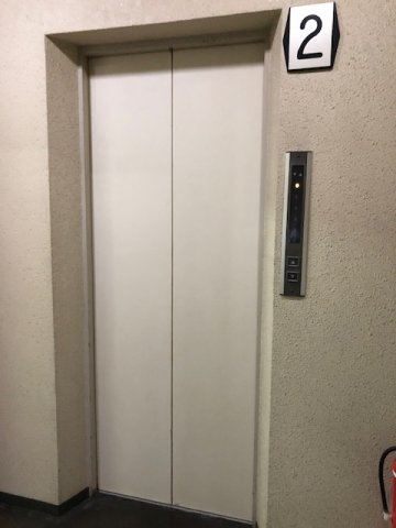 原田ビルのロビー