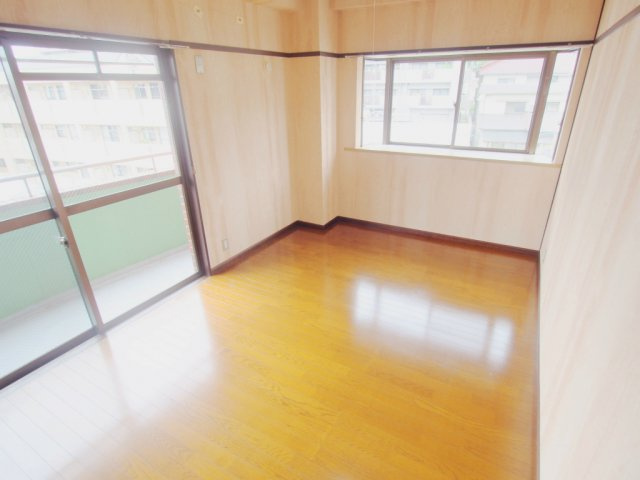 レヴェネスカの洋室