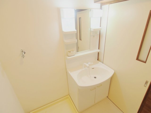 レヴェネスカの独立洗面台