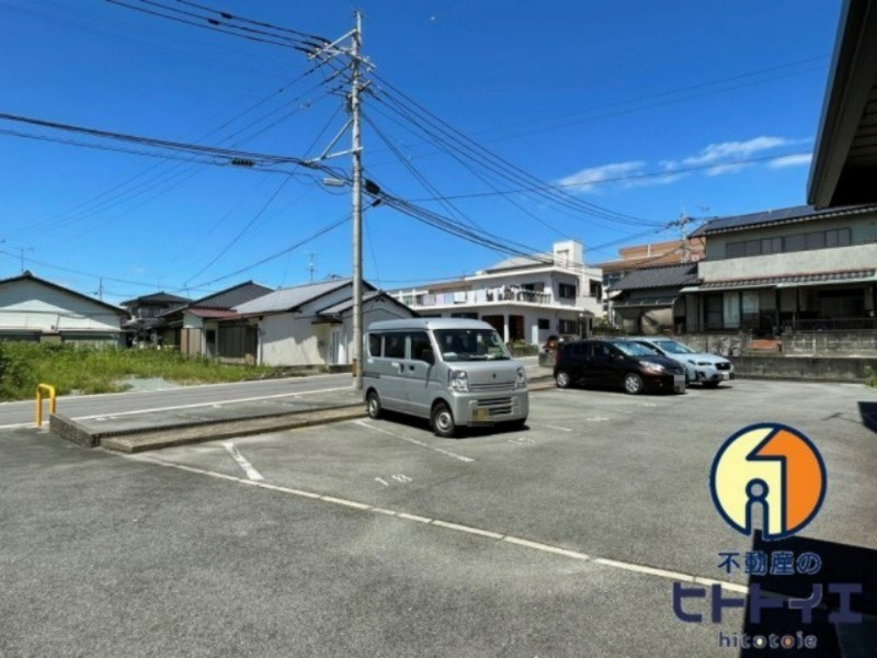 ソレイユアパートの駐車場