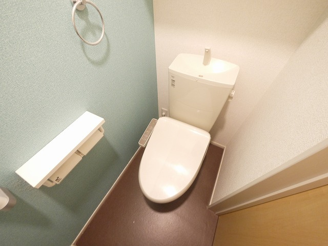 サクラガーデンⅡのトイレ|ゆったりとした空間のトイレです