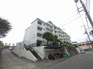 【外観】 | 総戸数３４戸、１９８０年１月築、管理人は巡回勤務につき管理体制良好です♪