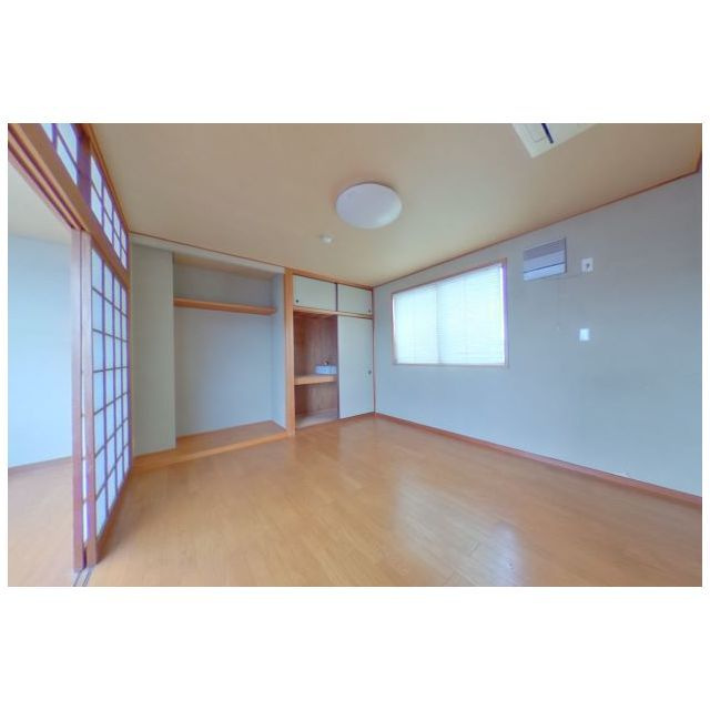 岐阜市六条東１丁目のアパートの居間・リビング|洋室8帖