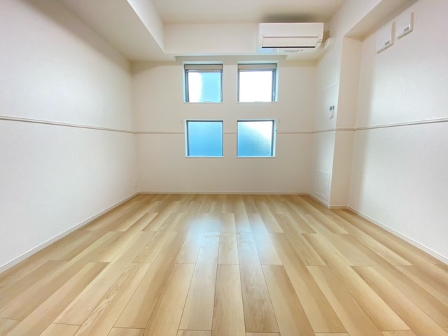 グランドールの洋室