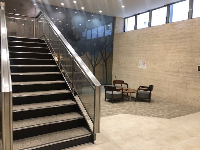 飯田橋ハイタウンのロビー