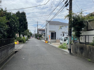 【前面道路含む現地写真】 | 日野市西平山5丁目新築戸建て２棟　2号棟