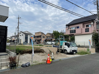 【前面道路含む現地写真】 | 日野市西平山5丁目新築戸建て２棟　2号棟