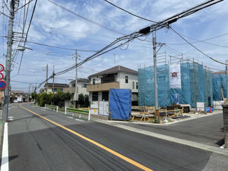 【前面道路含む現地写真】