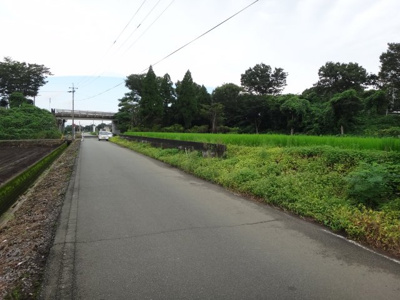 【外観】 | 大津町室土地 | 南側全体外観、東側より南面道路含む写真です