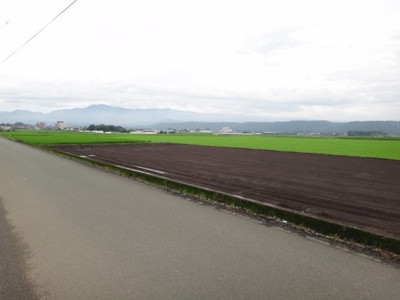 【周辺】 | 大津町室土地 | 物件より南側は田畑が広がる南面道路含む周辺写真です