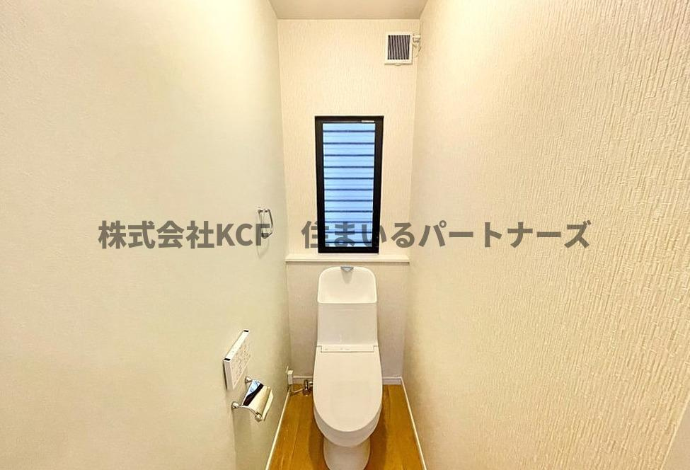 メゾネットマサのトイレ|落ち着いた色調のトイレです