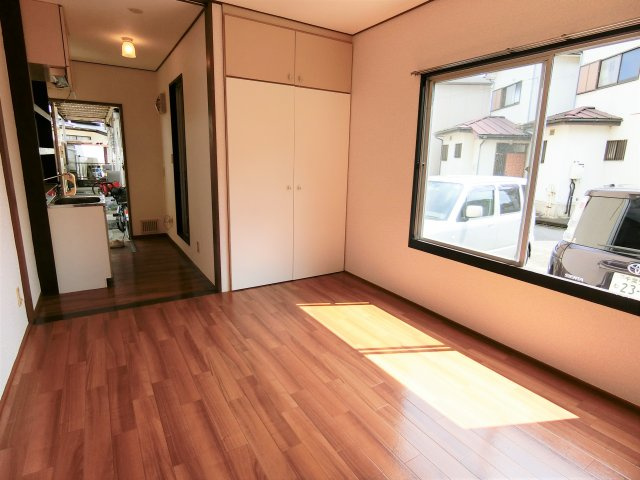 長者ハイツの洋室