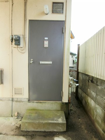 長者ハイツの玄関