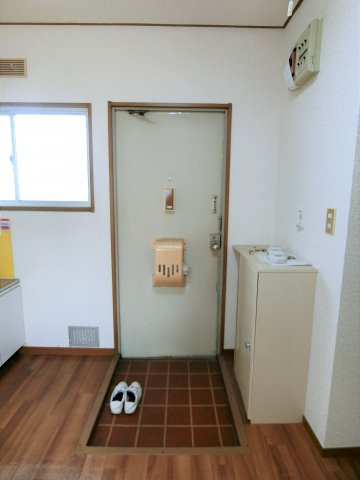 長者ハイツの玄関