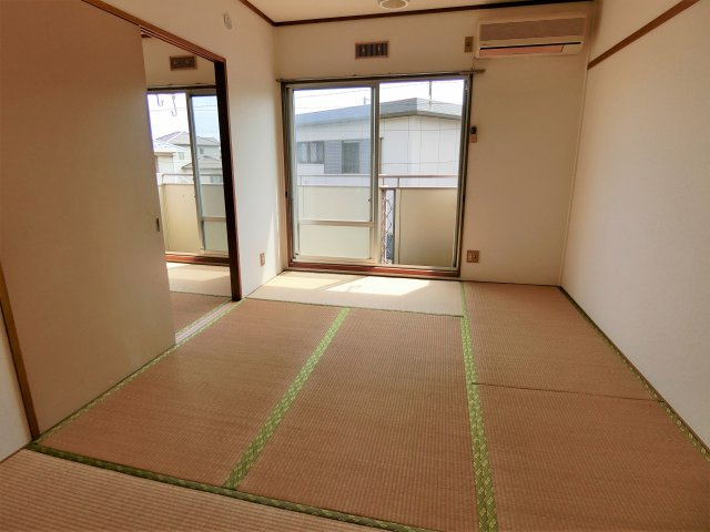 長者ハイツの居間・リビング