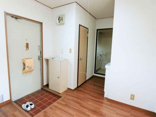 長者ハイツの玄関