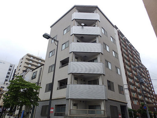 STRAUSS六甲の外観