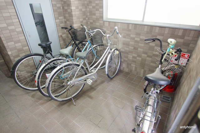 アワーズ長柄　仲介手数料無料の駐車場