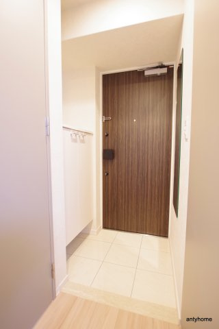 レジュールアッシュOSAKAデイフィール 仲介手数料無料の玄関