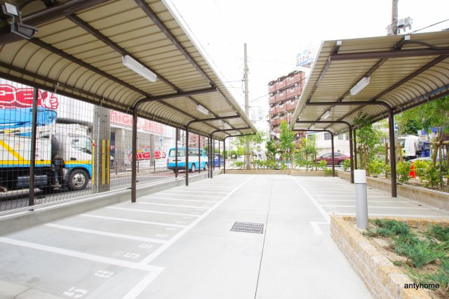 レジュールアッシュOSAKAデイフィール 仲介手数料無料の駐車場