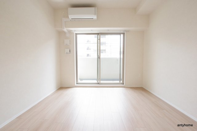 レジュールアッシュOSAKAデイフィール 仲介手数料無料の居間・リビング