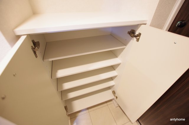 レジュールアッシュOSAKAデイフィール 仲介手数料無料の収納