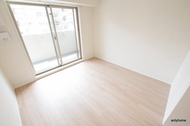 レジュールアッシュOSAKAデイフィール 仲介手数料無料の居間・リビング