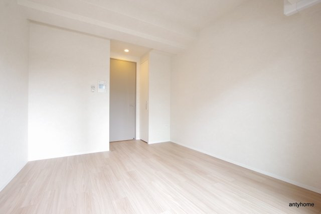 レジュールアッシュOSAKAデイフィール 仲介手数料無料の居間・リビング