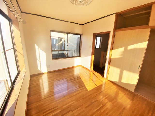 東金市求名戸建の洋室