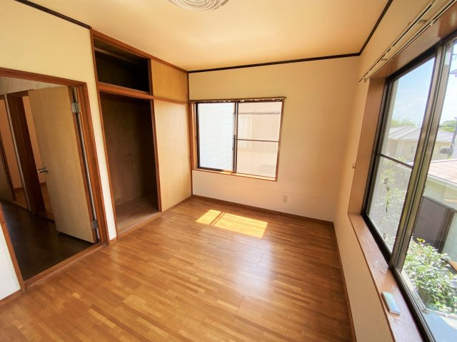 東金市求名戸建の洋室