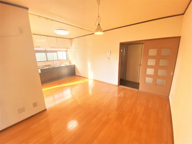 東金市求名戸建の居間・リビング