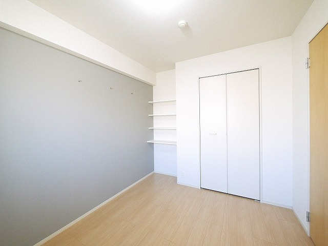 カーサレイメイの洋室|落ち着いた色調の洋室です