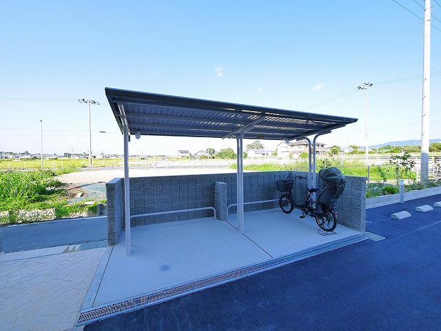 カーサレイメイの駐車場