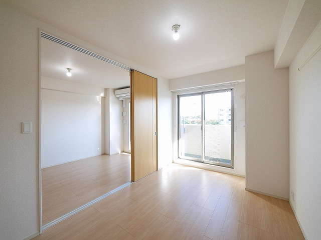 カーサレイメイの洋室