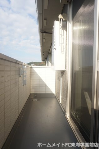 熊本市東区小山１丁目のアパートのバルコニー
