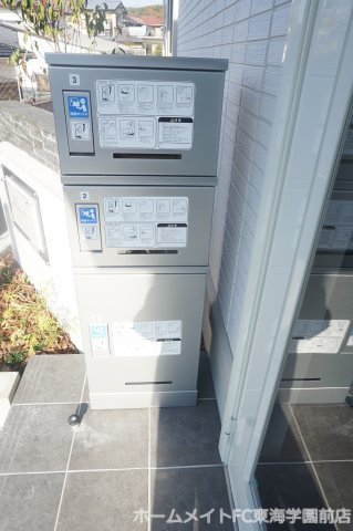 熊本市東区小山１丁目のアパートのエントランス