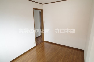 【洋室】 | ハイツリヴェール