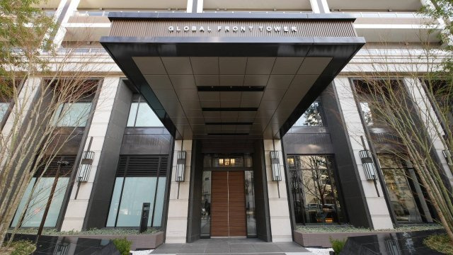 グローバルフロントタワーのエントランス