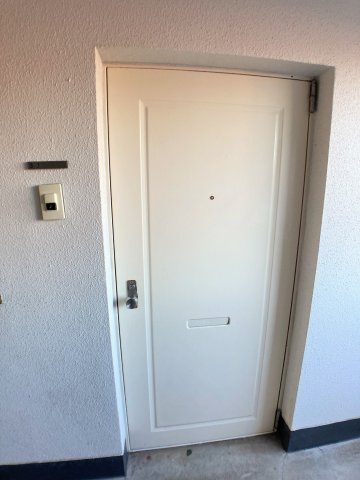 FLAT HANDAの玄関