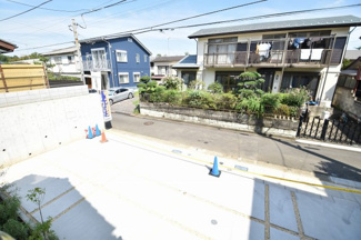 【前面道路含む現地写真】 | 北側約4.0ｍ道路は交通量は少なく小さなお子様にも安心の立地です。