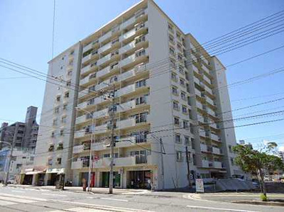【外観】 | イトーピア舟入マンション | 【資料には掲載していない情報】
物件の陽当りや通風・仕様設備やお部屋の大きさの比較、
近隣・周辺環境や街並みなど、資料には掲載していない情報が
現地にはたくさんあります。是非ご確認ください。