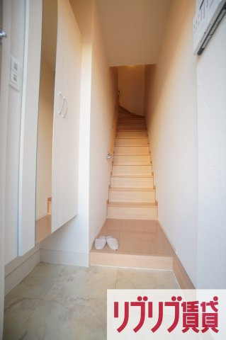 ピーノフォーリア弐番館の玄関