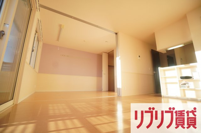 ピーノフォーリア弐番館の居間・リビング