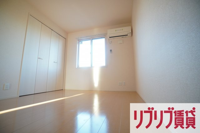 ピーノフォーリア弐番館の洋室