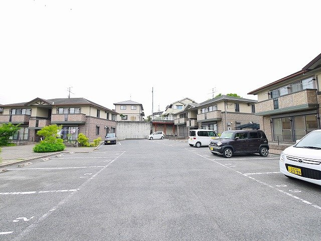 ガーデンパークAの駐車場